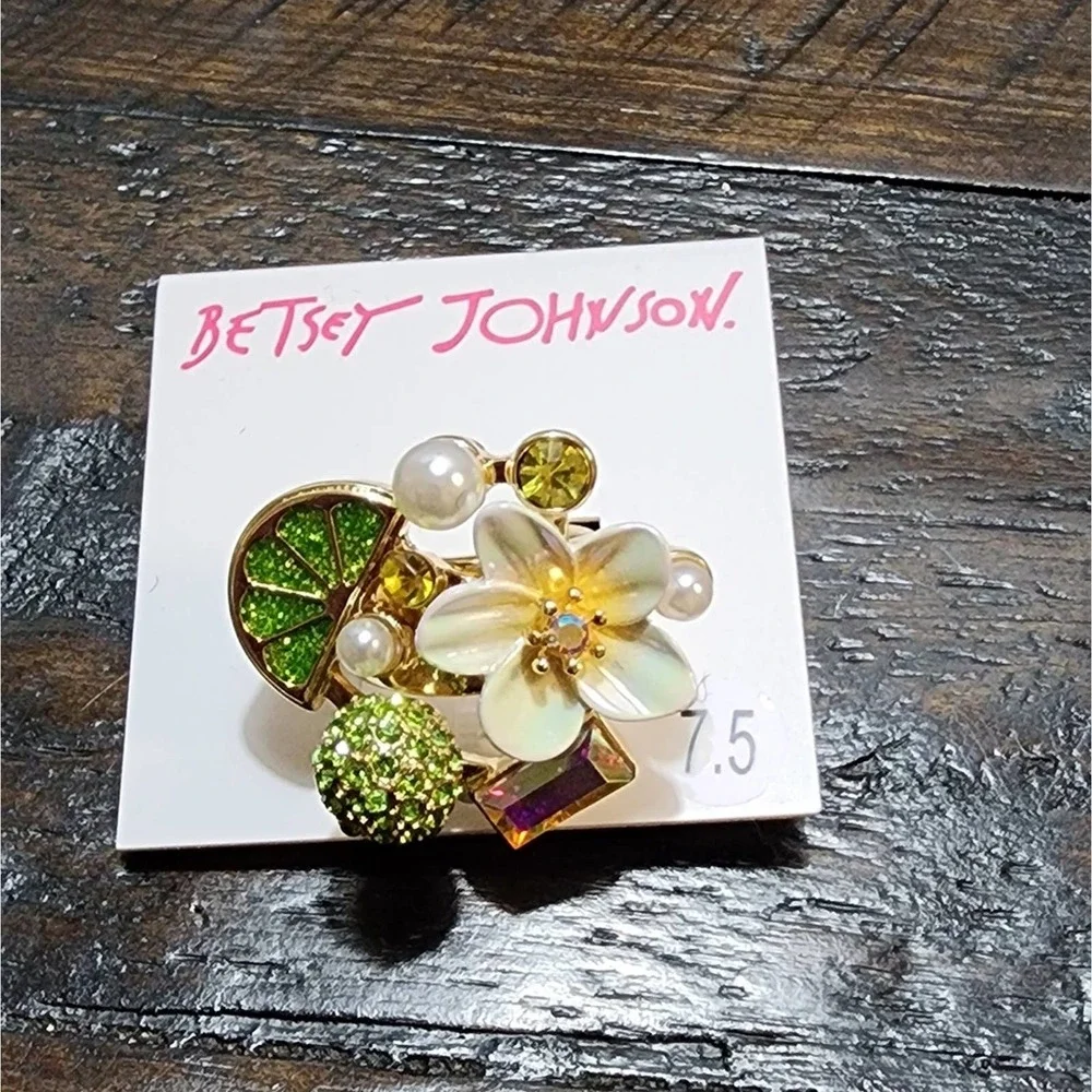 BETSEY JOHNSON BETSEYS BRUCH LIME FLOWERS AND BLING RING‎ SIZE 7.5